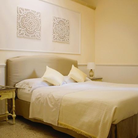ليتشي Dimora Le Tre Muse Guesthouse المظهر الخارجي الصورة