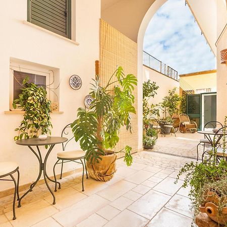ليتشي Dimora Le Tre Muse Guesthouse المظهر الخارجي الصورة