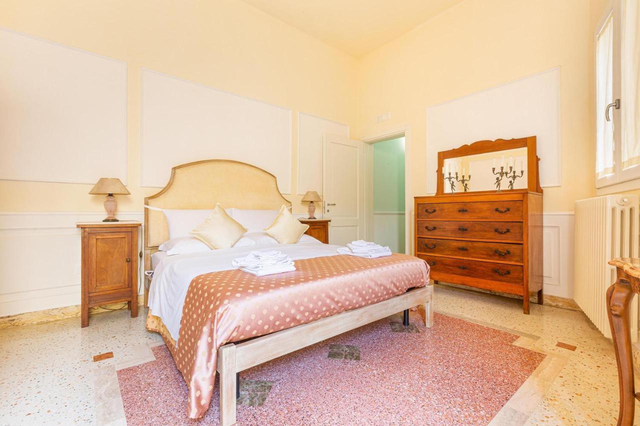ليتشي Dimora Le Tre Muse Guesthouse المظهر الخارجي الصورة