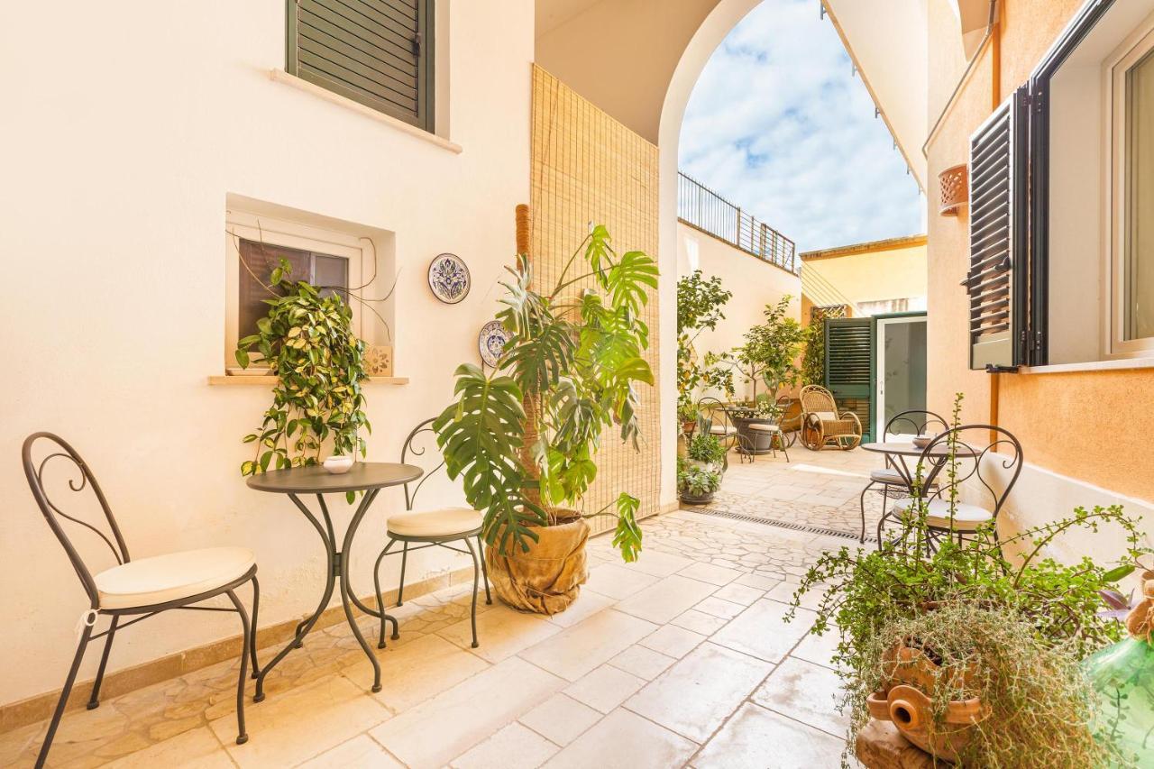 ليتشي Dimora Le Tre Muse Guesthouse المظهر الخارجي الصورة