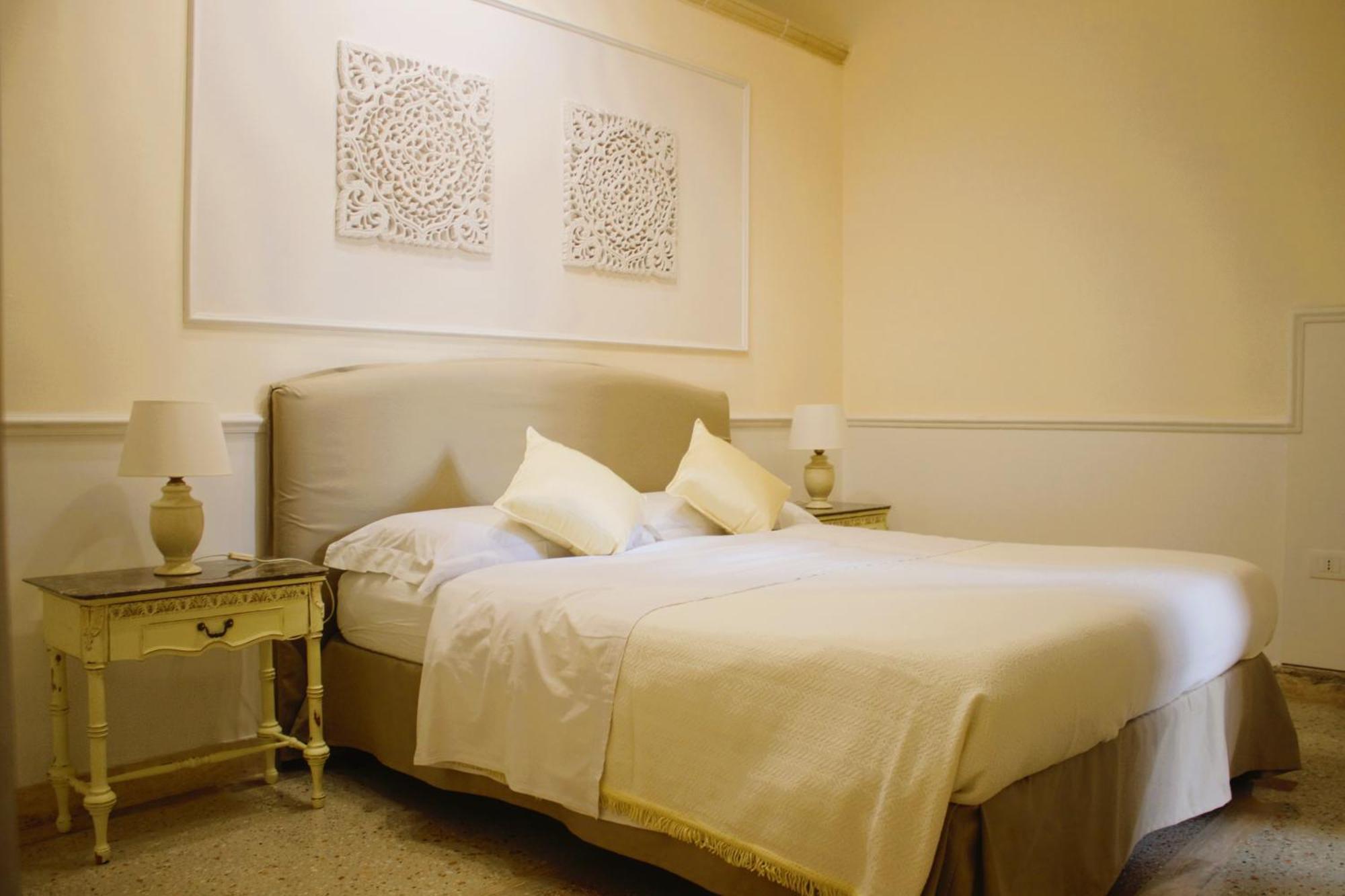 ليتشي Dimora Le Tre Muse Guesthouse المظهر الخارجي الصورة