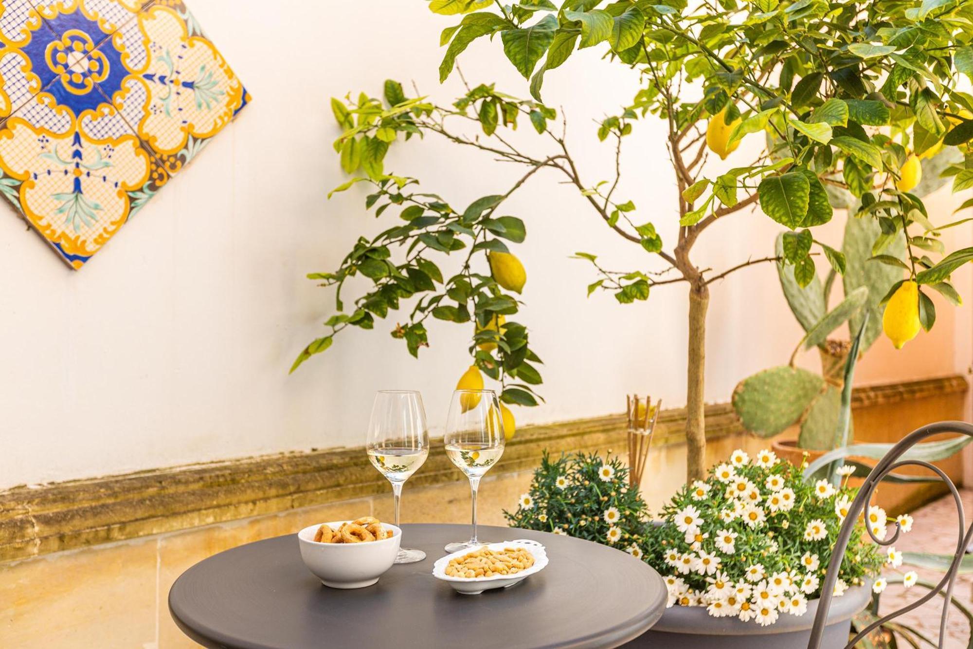 ليتشي Dimora Le Tre Muse Guesthouse المظهر الخارجي الصورة