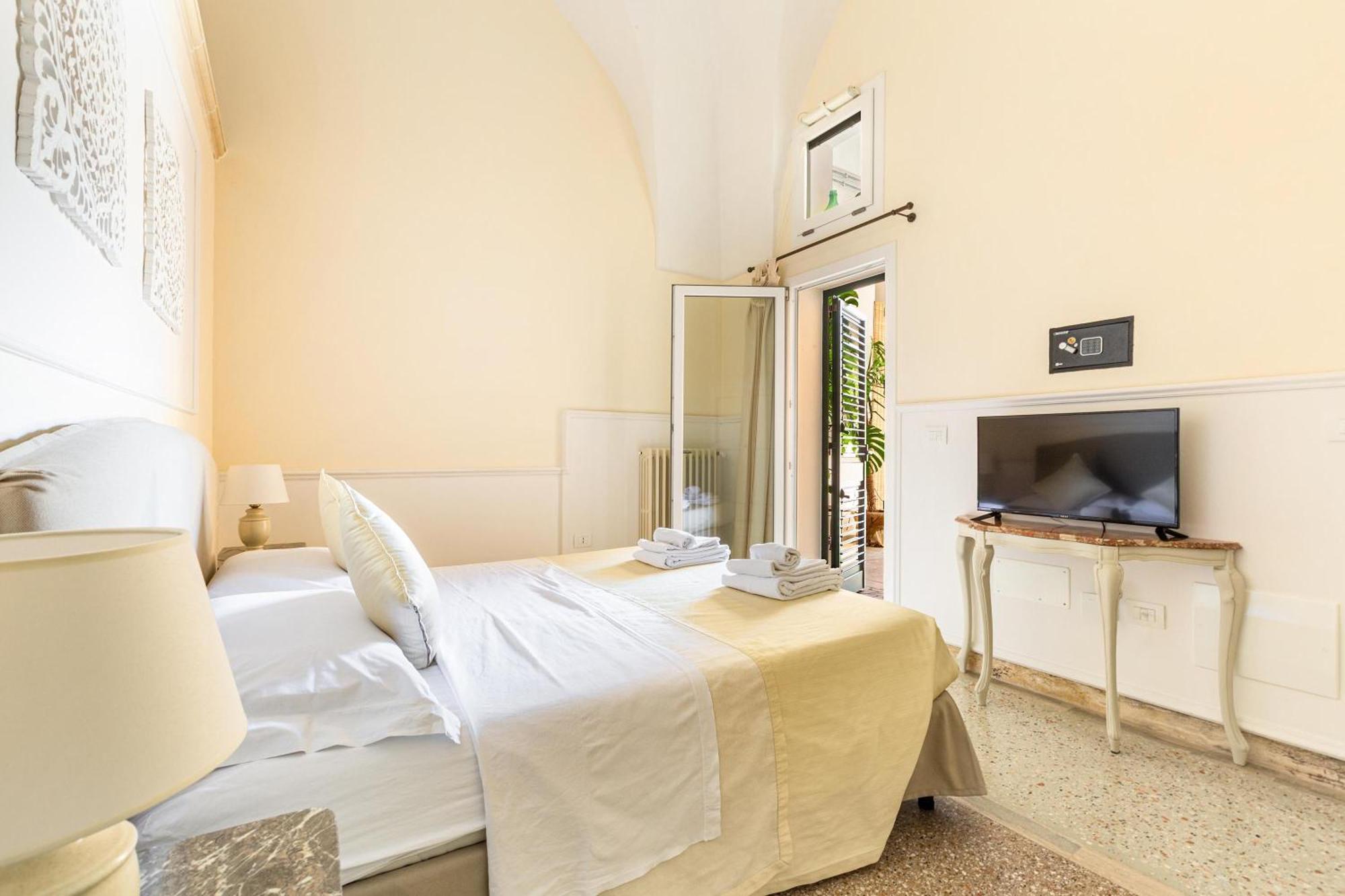 ليتشي Dimora Le Tre Muse Guesthouse المظهر الخارجي الصورة